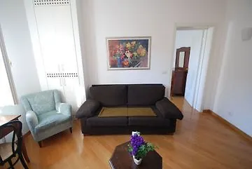City Centre Apartments By Rent Mirano 4*,